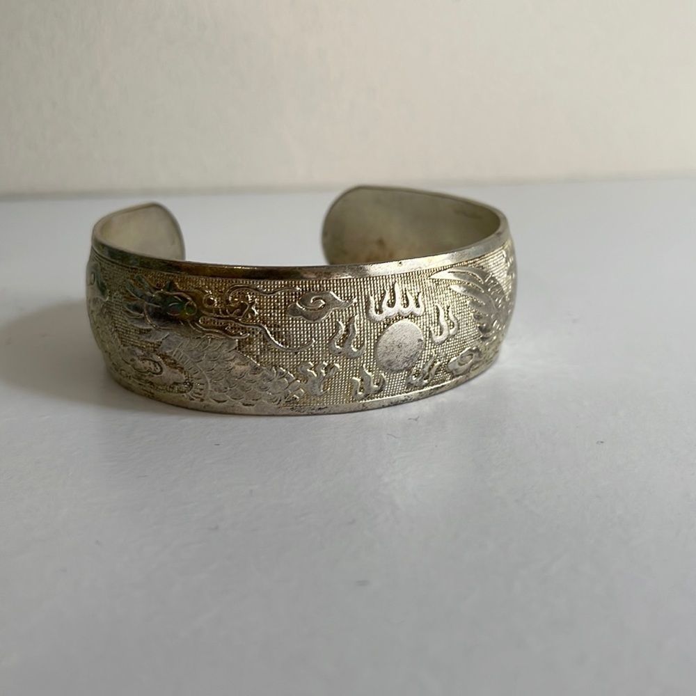 Cuff, bought in China, Chinese imagery, dragons, fire - Picture 6 of 11